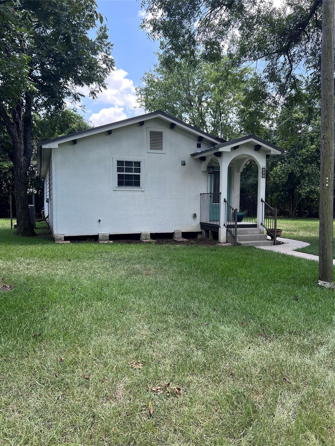 363 W Santa Fe Street