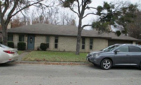 Homes For Sale - 517 S Kirby Street<br/> Denton County, Pilot Point, TX 76258