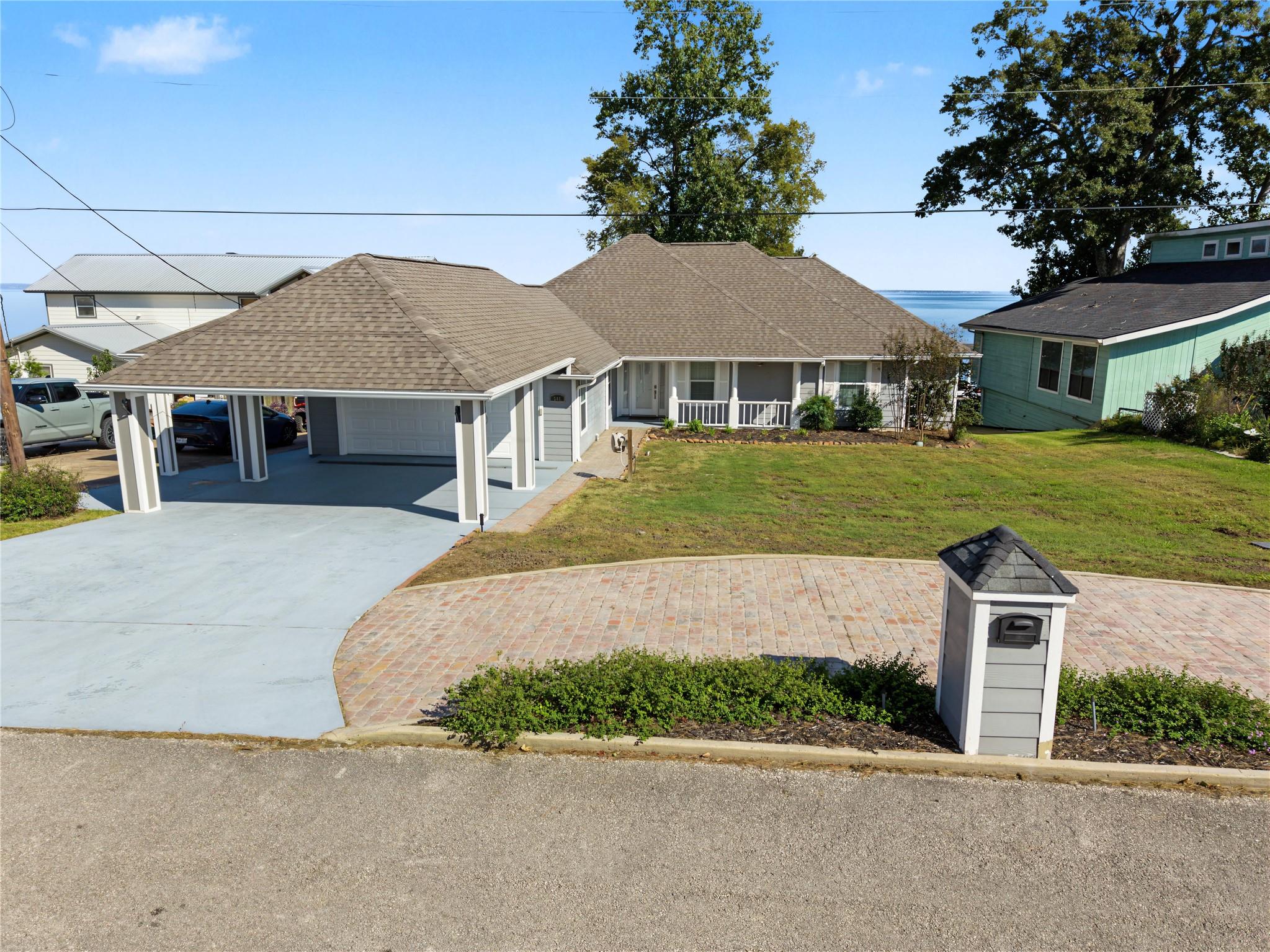 341 Sam Houston Loop