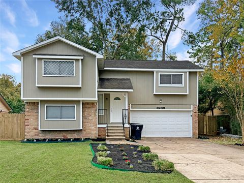 Photo of 3230 Sycamore Springs Drive, Houston, TX 77339 (MLS # 29157157)