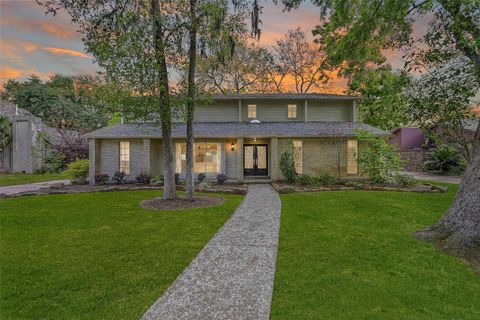 Photo of 16503 Craighurst Drive, Houston, TX 77059 (MLS # 32073936)