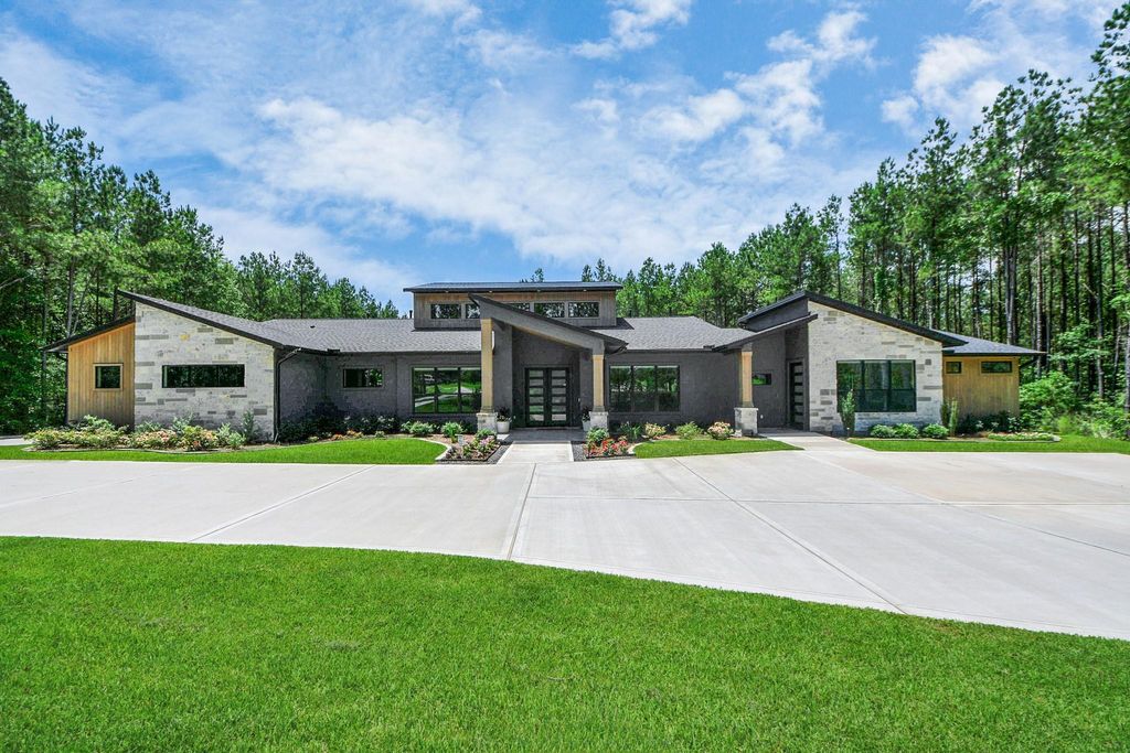 Photo of 12784 Oak Barrel Road, Willis, TX 77378 (MLS # 88507252)