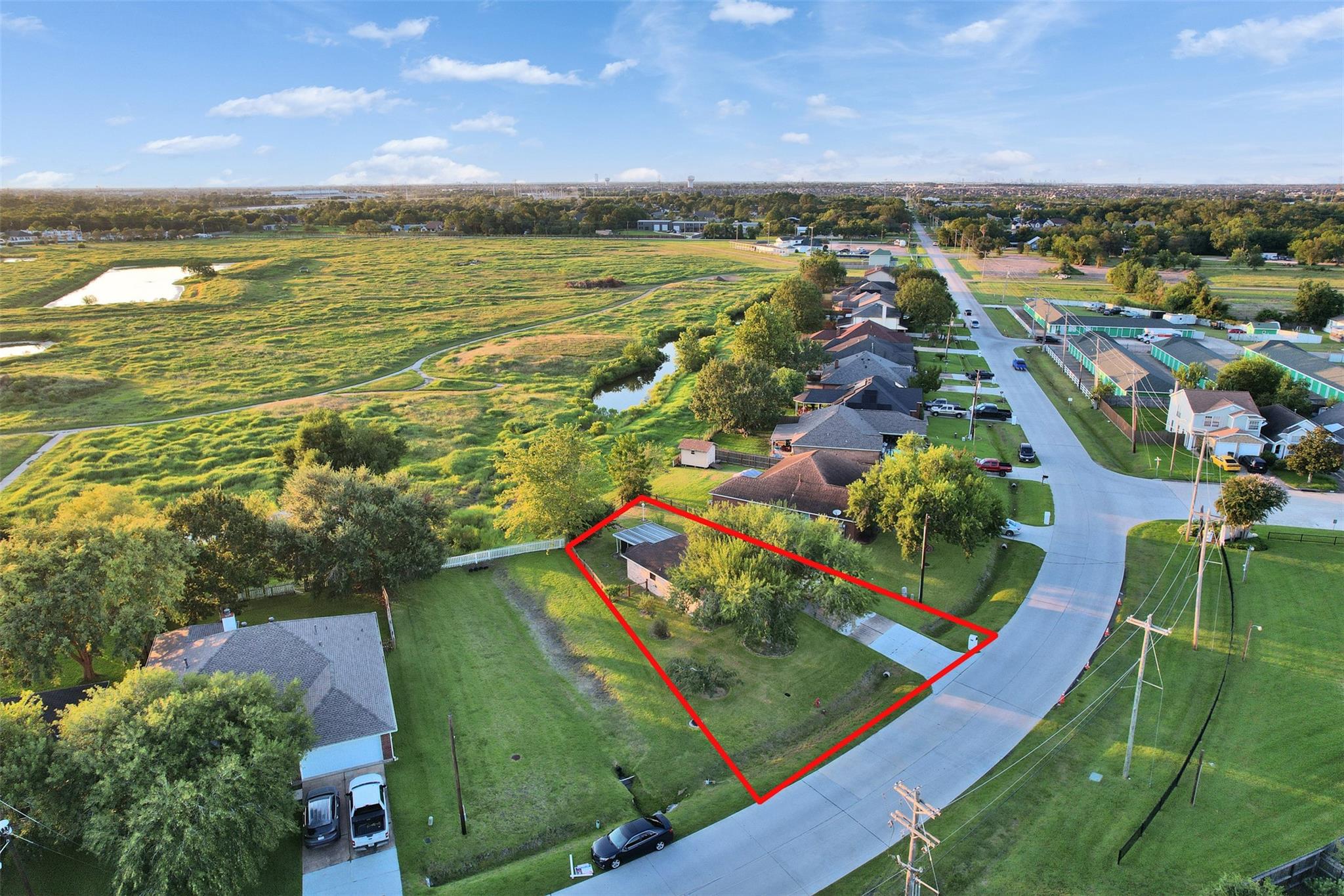 2320 Caroline Street