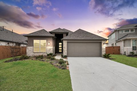 Photo of 859 Sarasota Shore Drive, Katy, TX 77493 (MLS # 33170026)