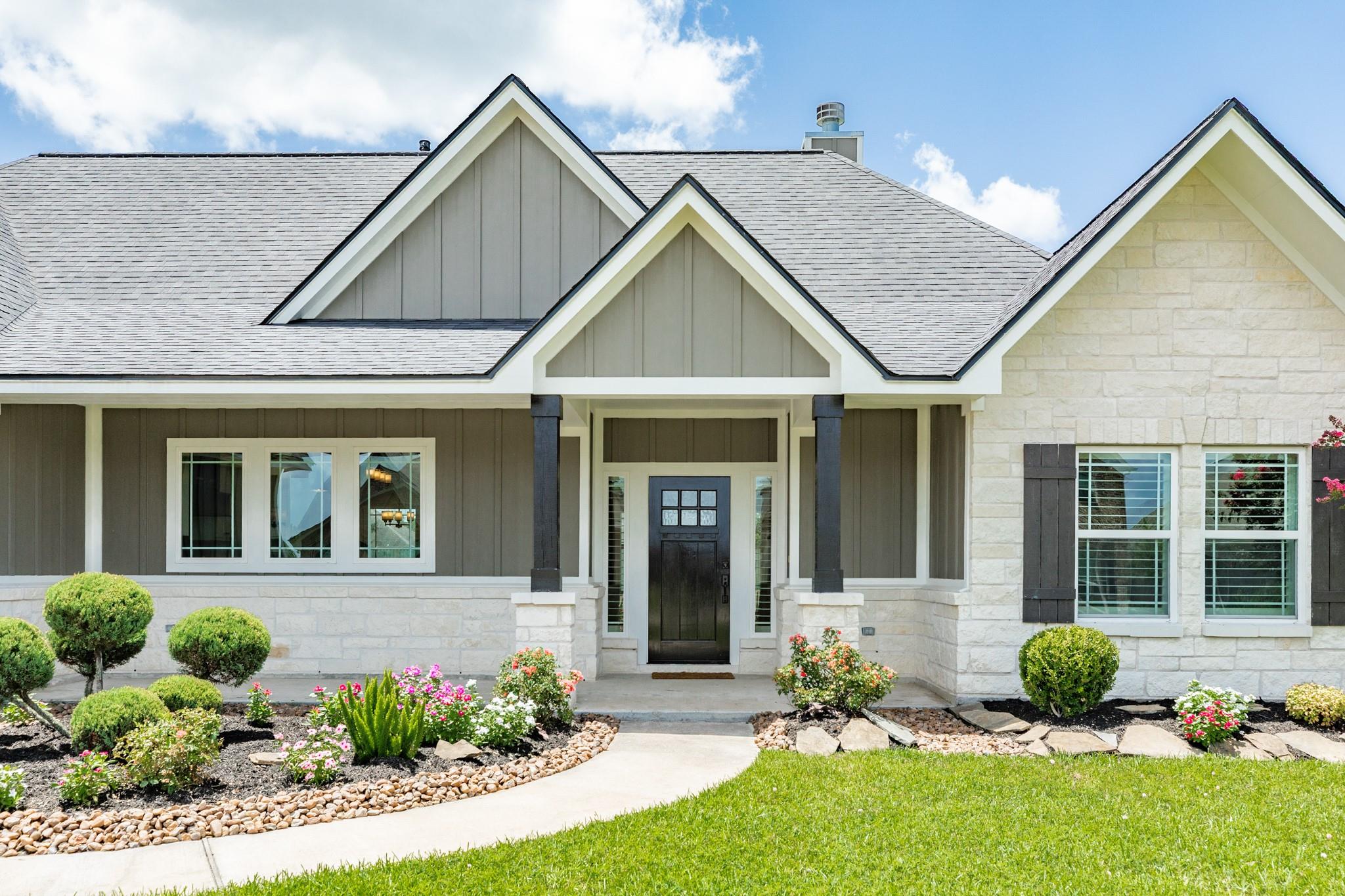 1533 N Blue Bonnet Lane