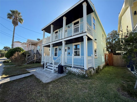 Photo of 1213 32nd Street, Galveston, TX 77550 (MLS # 56650654)