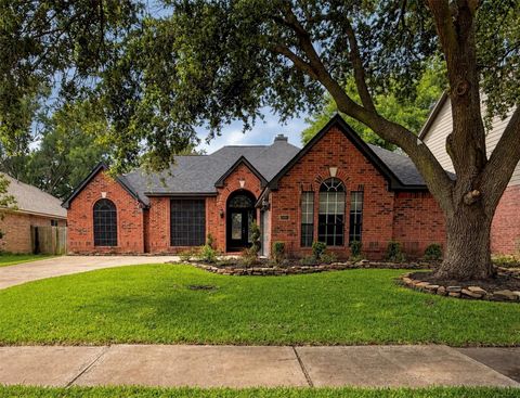 Photo of 15419 Redbud Leaf Lane, Cypress, TX 77433 (MLS # 73921132)