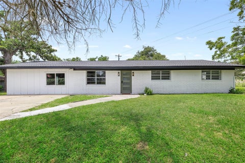 Photo of 100 Shady Oaks Lane, Somerville, TX 77879 (MLS # 7693261)