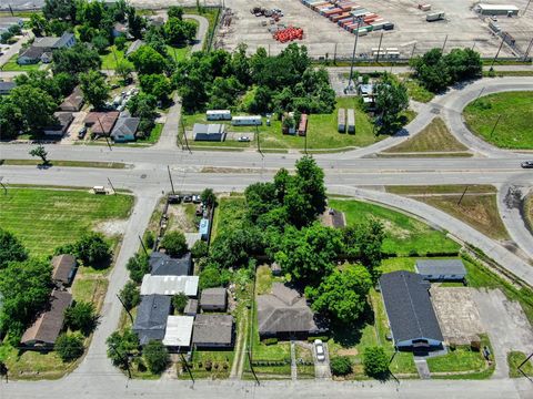 Tiny photo for 2506 Lockwood Drive, Houston, TX 77020 (MLS # 81363604)