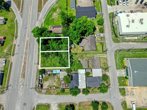 Tiny photo for 2506 Lockwood Drive, Houston, TX 77020 (MLS # 81363604)