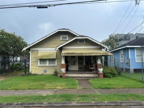 Photo of 3618 Mcilhenny Street, Houston, TX 77004 (MLS # 64705614)