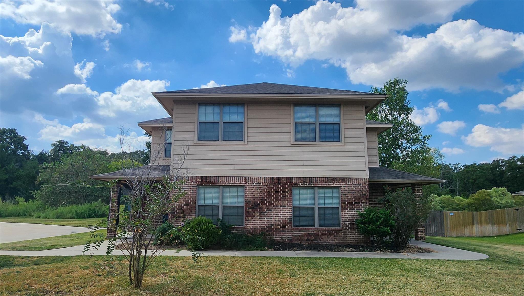 4432/4434, 4436/4438 Reveille Road