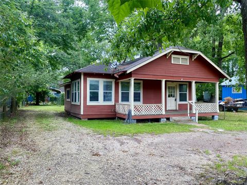 Photo of 212 Harding Avenue, Cleveland, TX 77327 (MLS # 12392257)