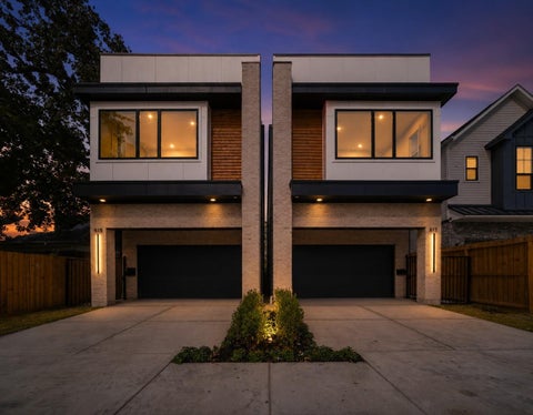 Photo of 833 W 25th Street, Houston, TX 77008 (MLS # 86826256)