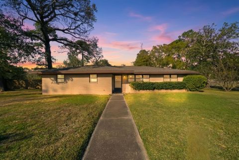 211 Frances Street Cleveland TX 77328