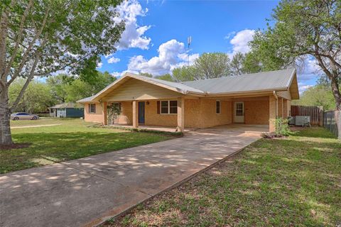 Photo of 705 S La Grange Street, Flatonia, TX 78941 (MLS # 93808080)