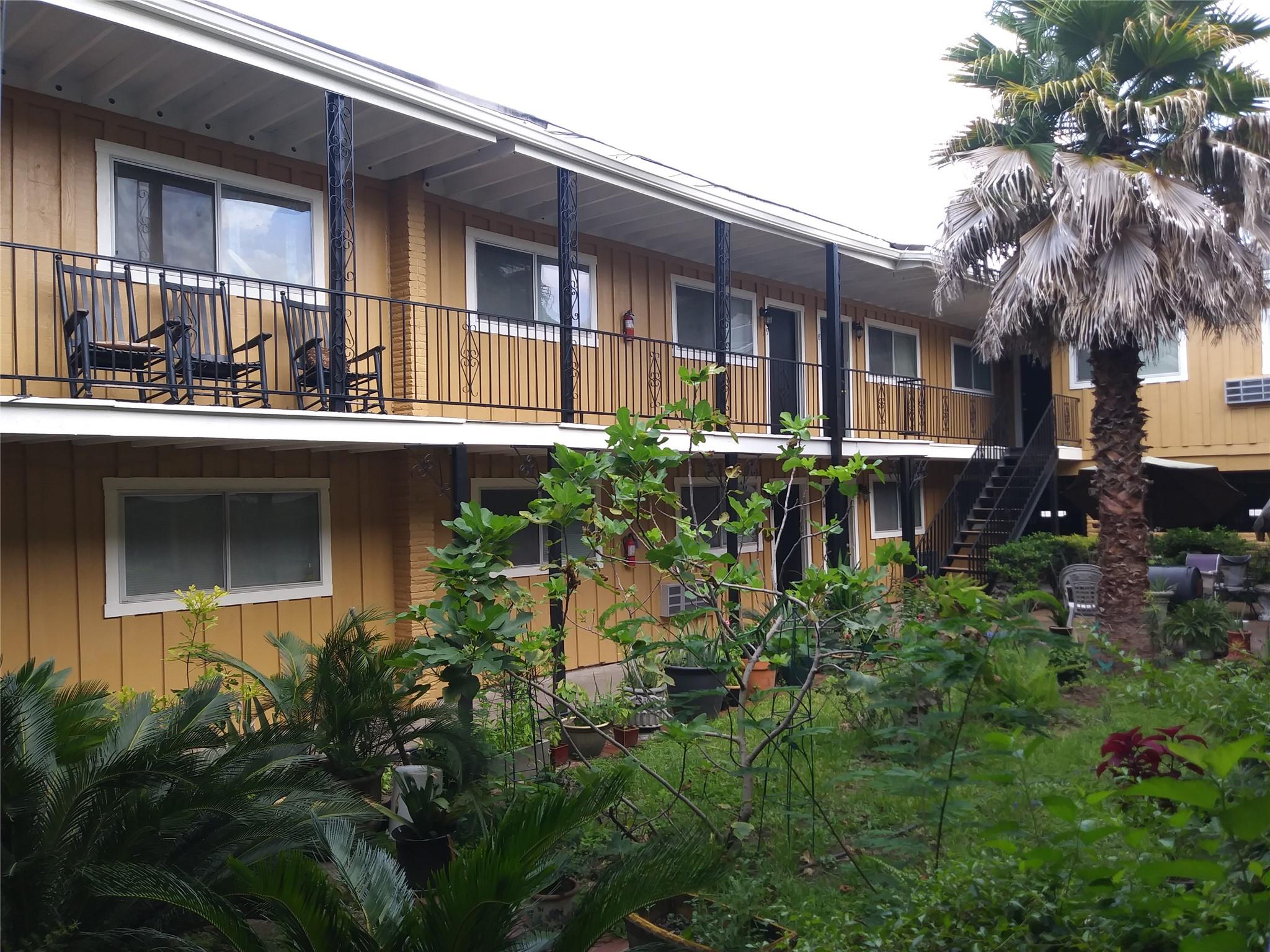 103 Avondale Street 1
