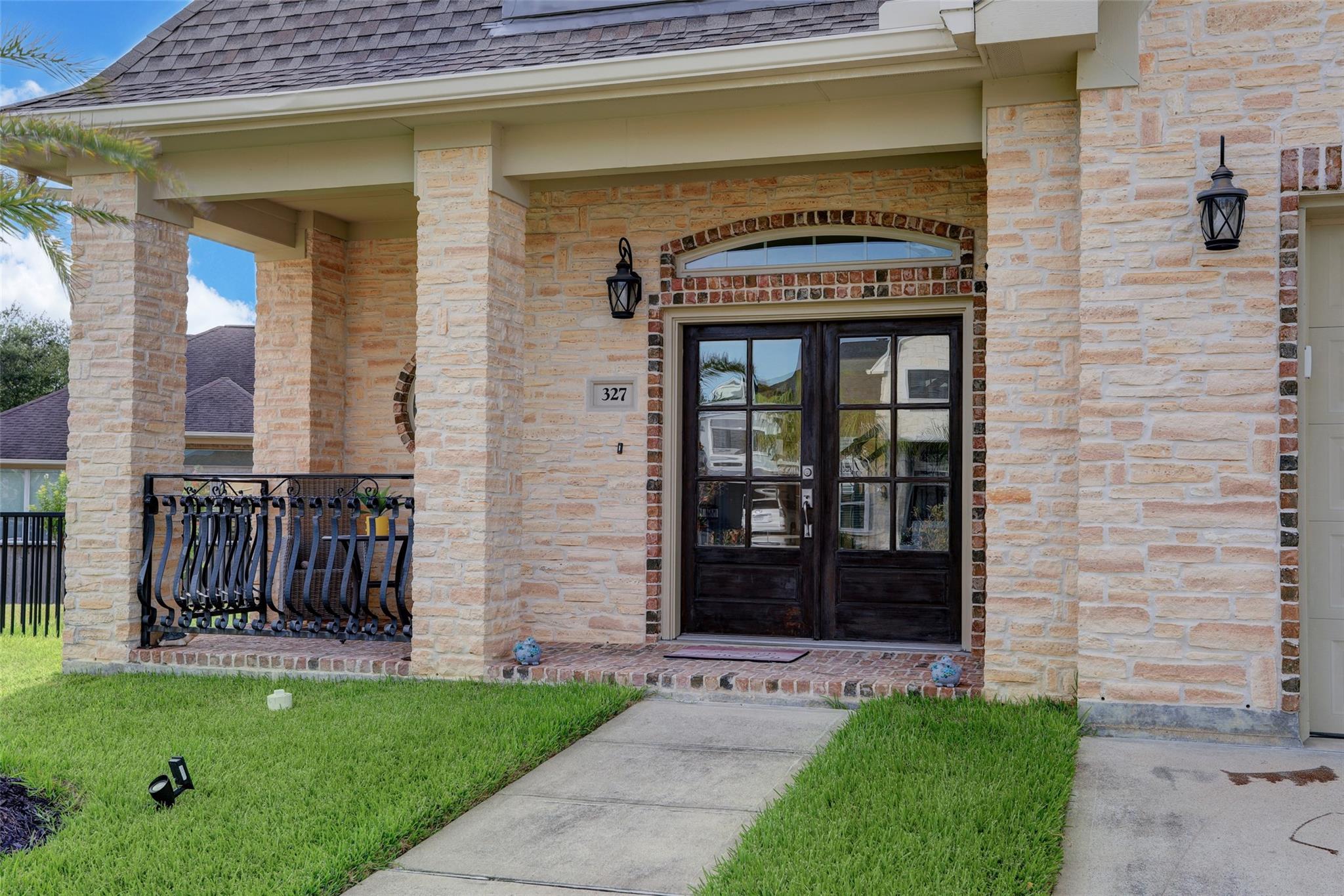 327 Twin Timbers Lane