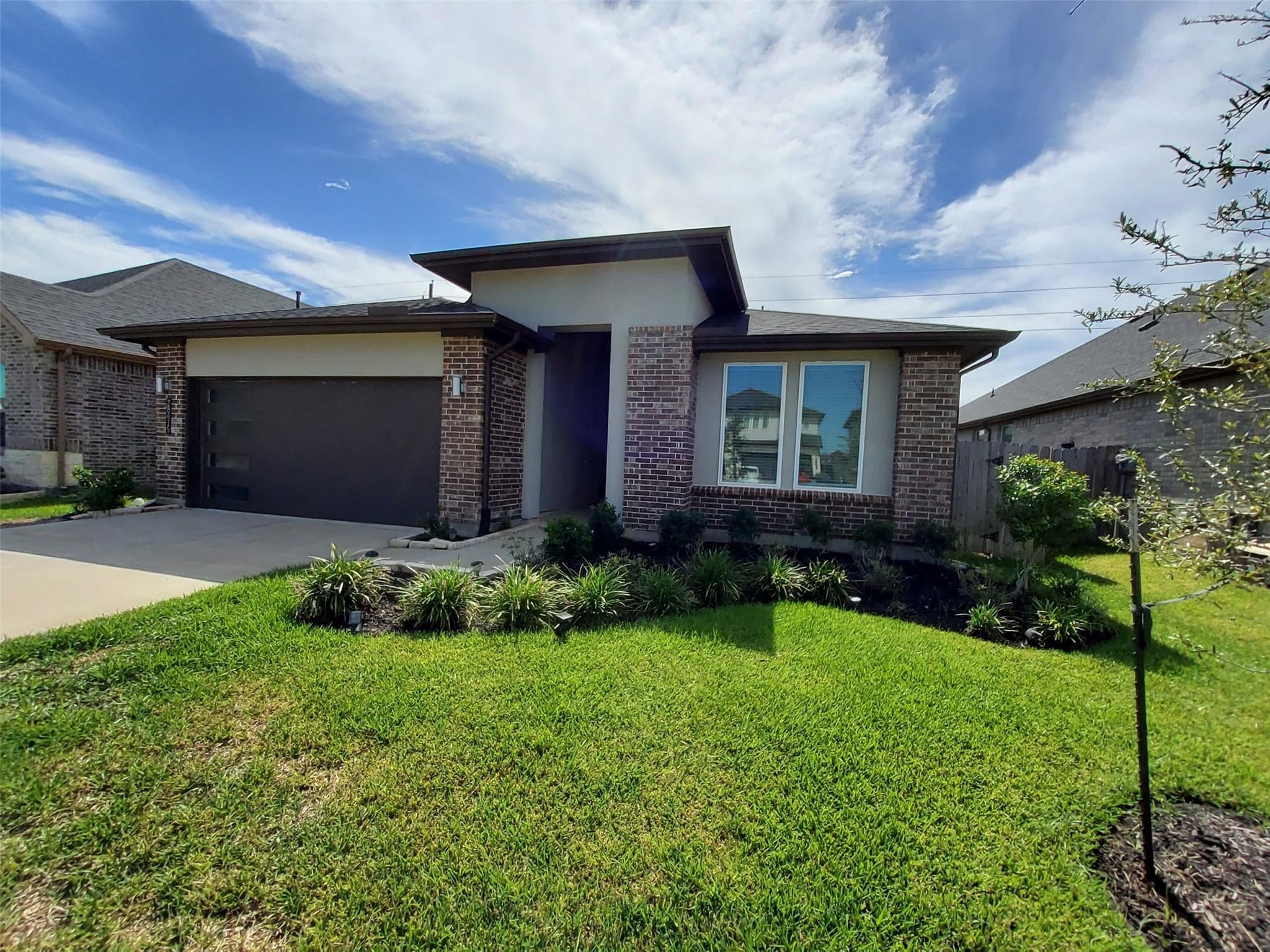 28415 Hannahs Harbor Lane