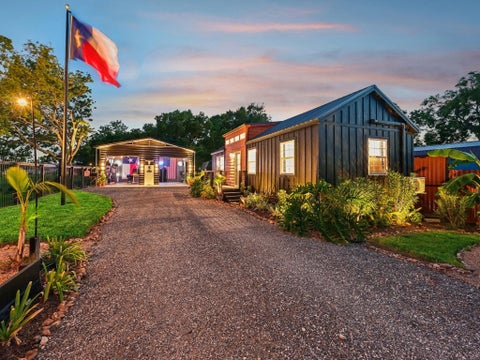 Photo of 4828 Palm Street, Bacliff, TX 77518 (MLS # 86238002)