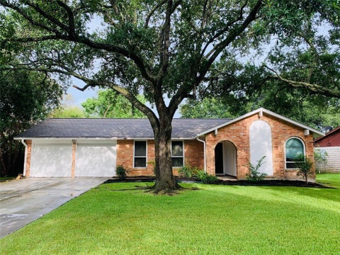Homes For Rent - 1910 Pear Creek Circle<br/> Houston, TX 77084