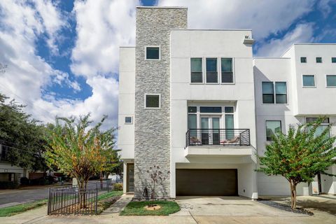 Photo of 5622 Kiam Street #F, Houston, TX 77007 (MLS # 75612497)