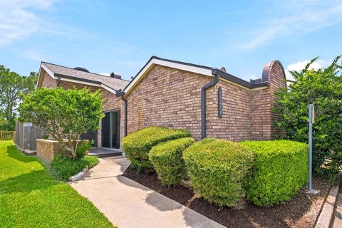 Photo of 16214 Seahorse Drive, Houston, TX 77062 (MLS # 83807676)