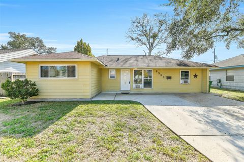 Photo of 6343 Clemson Street, Houston, TX 77092 (MLS # 15045614)