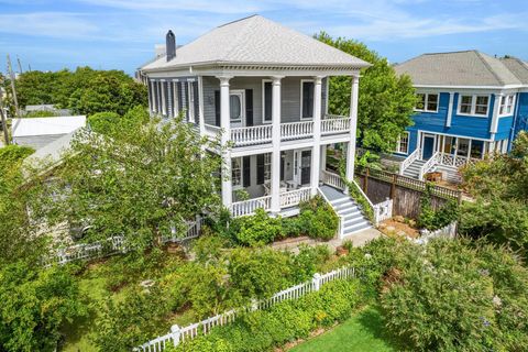 607 11th Street Galveston TX 77550