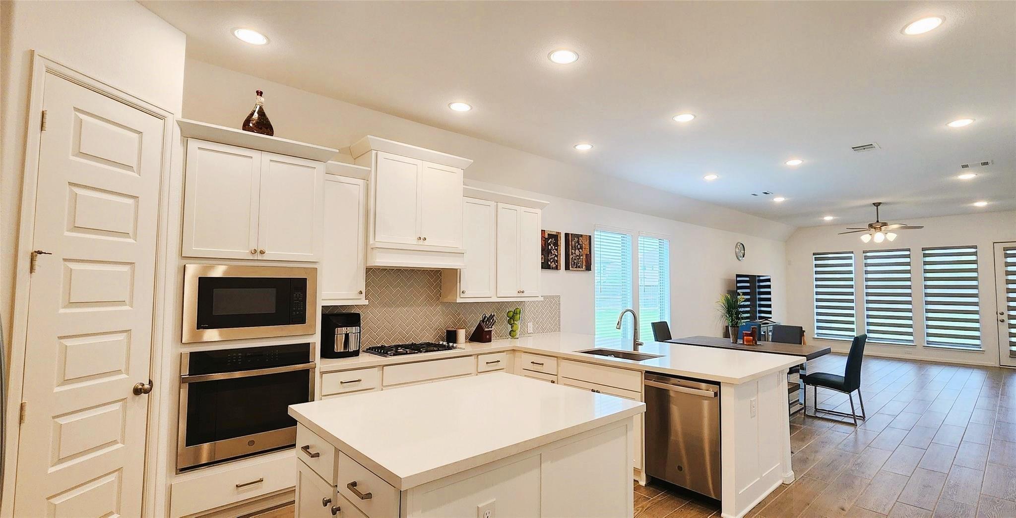 26102 Herschel Heights Lane