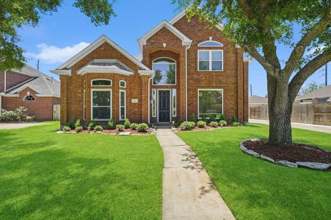 Photo of 14847 Armitage Lane, Sugar Land, TX 77498 (MLS # 37254552)