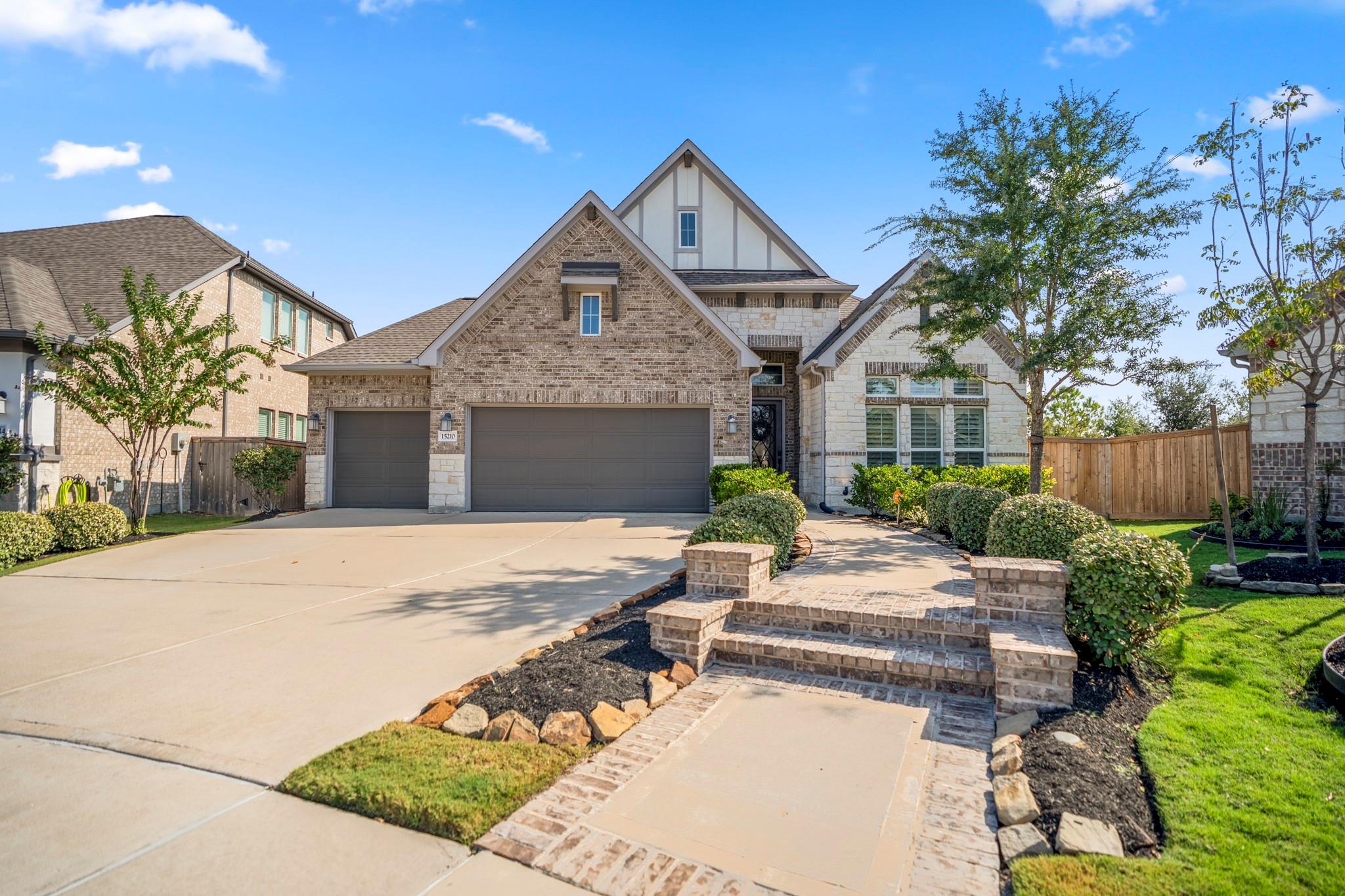 15210 Queens Watchdog Court