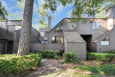 Photo of 330 Litchfield Lane #37, Houston, TX 77024 (MLS # 45526090)