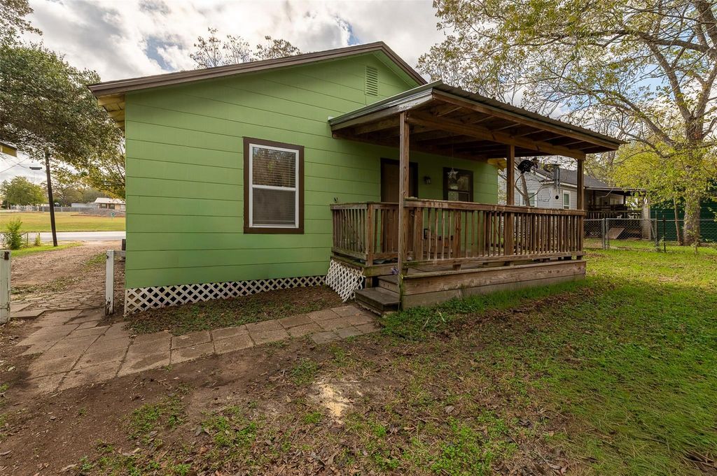 Photo of 802 Tx-21 W, Caldwell, TX 77836 (MLS # 64380093)