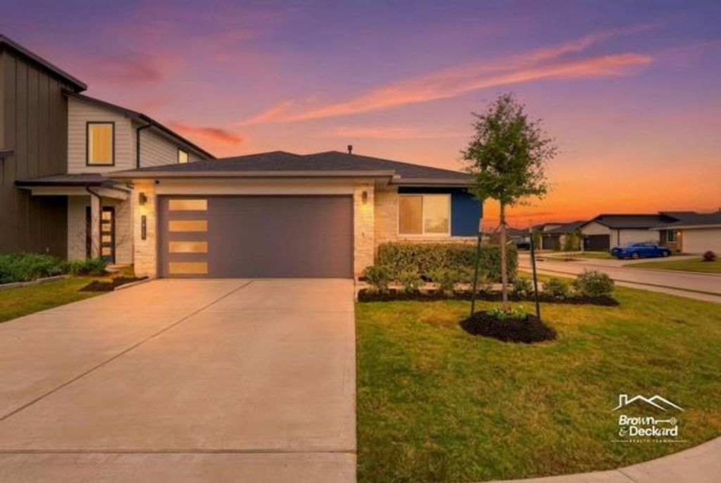 Photo of 2915 Newington Lane, Houston, TX 77047 (MLS # 29201309)