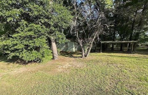 Photo of 3305 S Lake Drive, Texarkana, TX 75501 (MLS # 2337838)