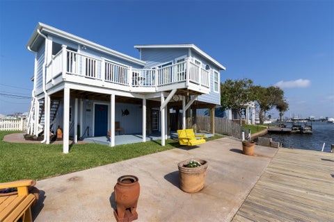 Photo of 710 91st Street, Galveston, TX 77554 (MLS # 3028538)