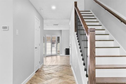 Photo of 668 N Eldridge Parkway Parkway, Houston, TX 77079 (MLS # 93260999)