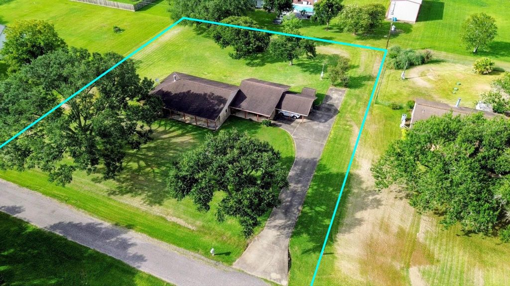 Photo of 5201 W Zephyr Drive, Alvin, TX 77511 (MLS # 61267308)