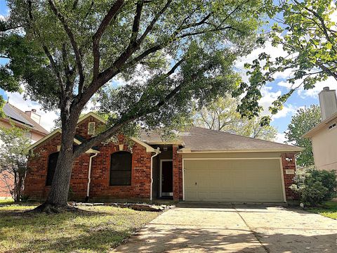 Photo of 4910 Linden Place, Pearland, TX 77584 (MLS # 29991971)