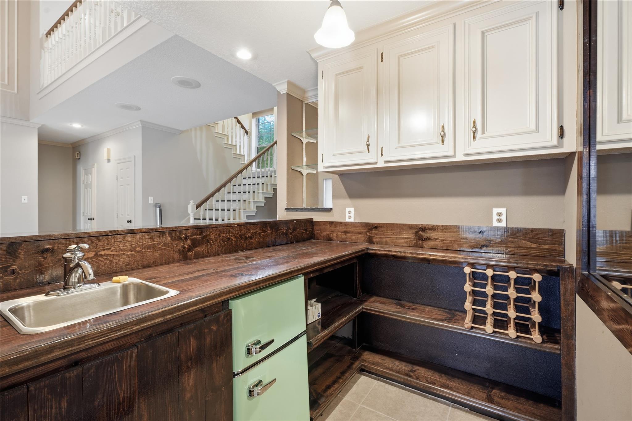 708 Bayou Crest Circle