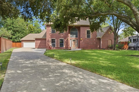 Photo of 708 Bayou Crest Circle, Dickinson, TX 77539 (MLS # 10127047)