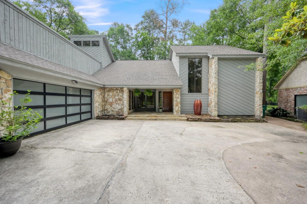 Photo of 4 Coralvine Court, The Woodlands, TX 77380 (MLS # 98720075)