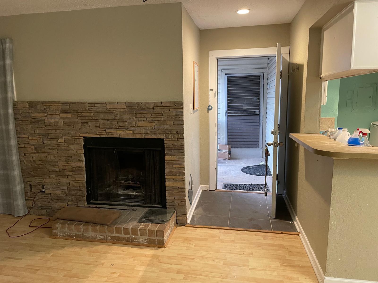 7600 Emmett F Lowry Expressway 706