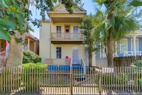 Photo of 1619 Avenue N, Galveston, TX 77550 (MLS # 60699599)