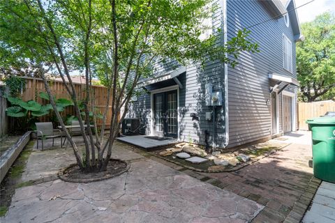 Photo of 604 W Drew Street, Houston, TX 77006 (MLS # 60328303)
