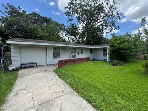 Photo of 5951 Willow Glen Drive, Houston, TX 77033 (MLS # 88867912)
