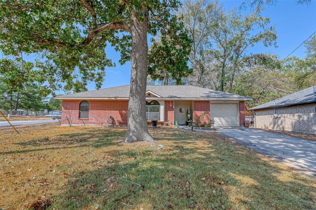 Photo of 101 Laurie Lane, Willis, TX 77378 (MLS # 51535607)