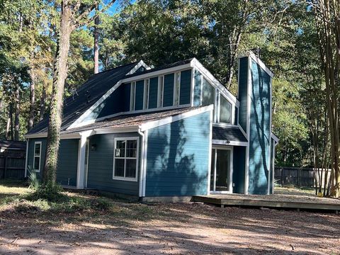 Photo of 46 Lake Drive, Conroe, TX 77384 (MLS # 2493375)