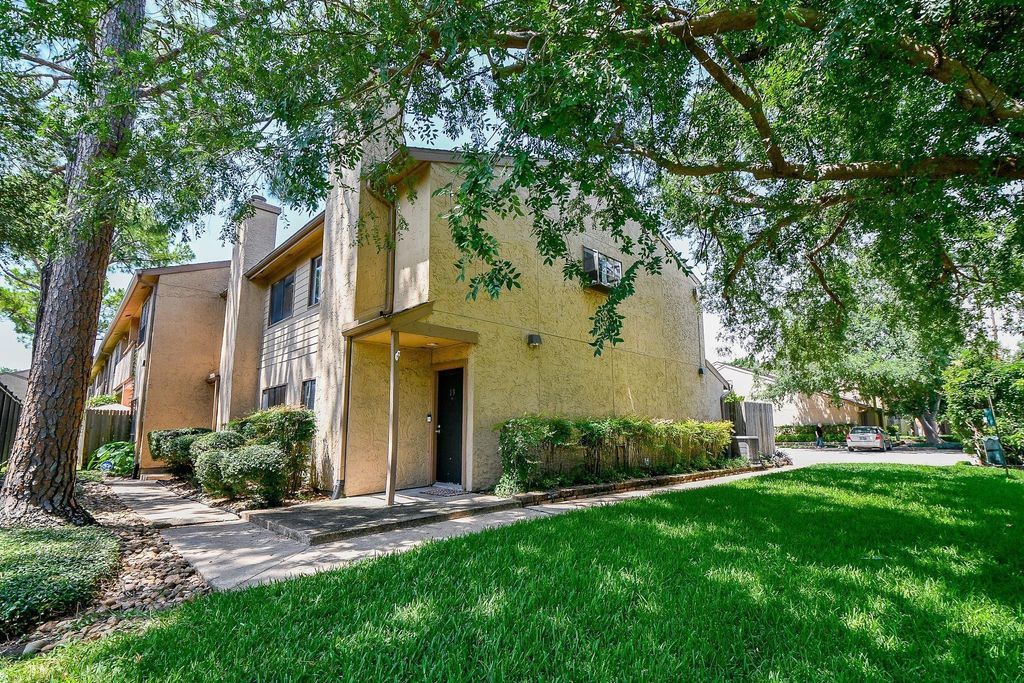 Photo of 5001 Lamonte Lane #14, Houston, TX 77092 (MLS # 13137374)